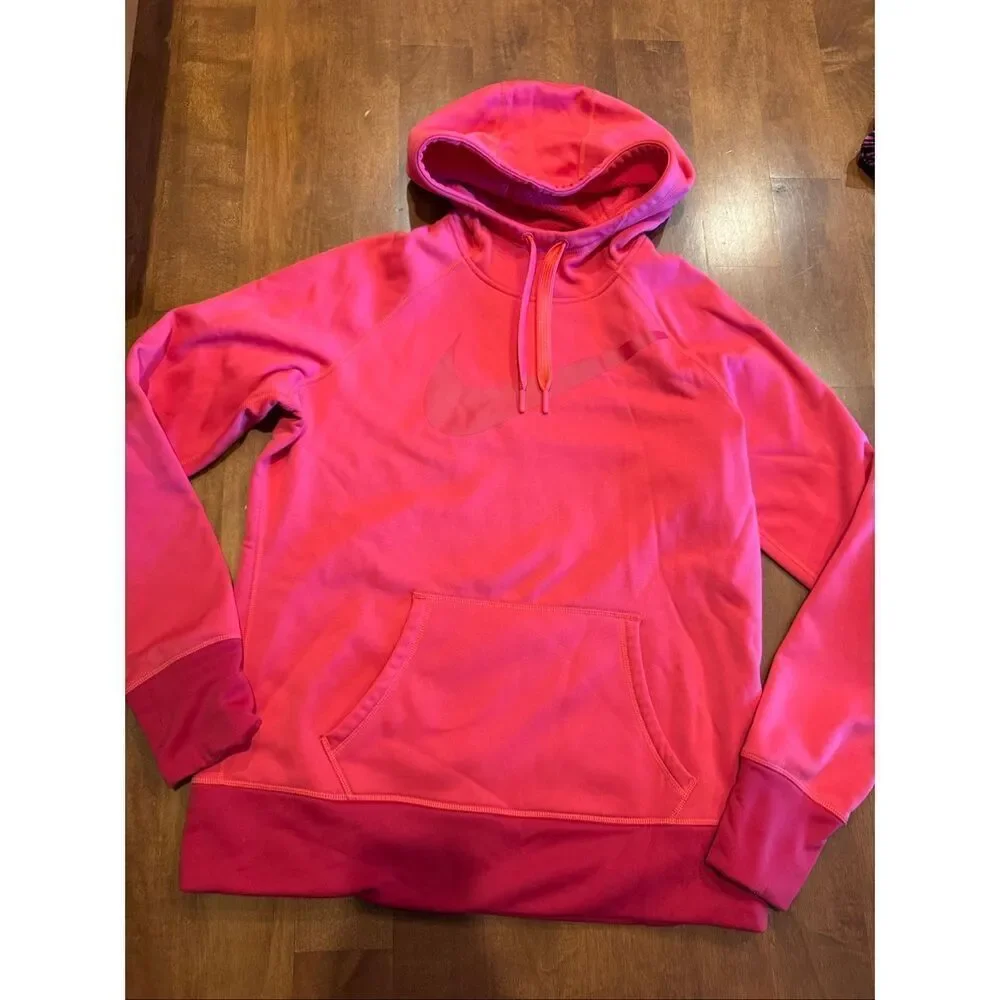 Woman’s Nike Therma fit size L